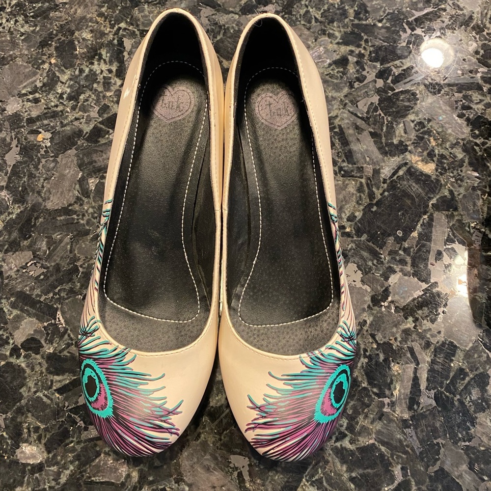 T.U.K. Peacock shoes, size 10 excellent condition